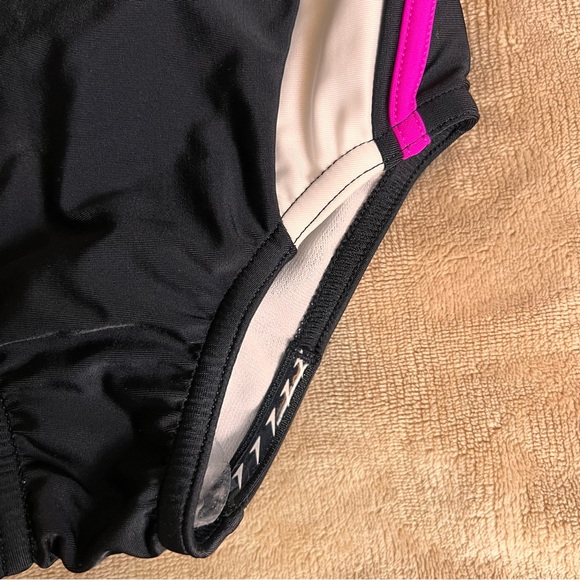 SPEEDO NWOT Pink and Black Racerback Full Coverage One Piece Swimsuit - Size 4 - Picture 3 of 8